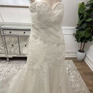 ALFREDO ANGELO WEDDING GOWN US 10